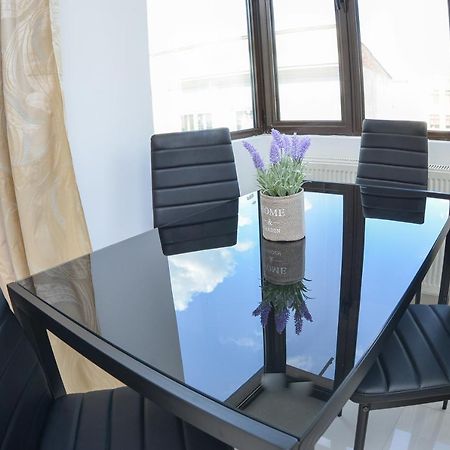 University Square Accommodation Bucureşti Ngoại thất bức ảnh