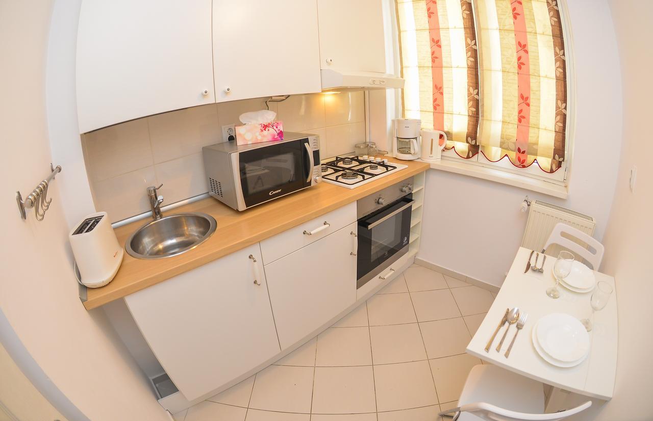 University Square Accommodation Bucureşti Ngoại thất bức ảnh