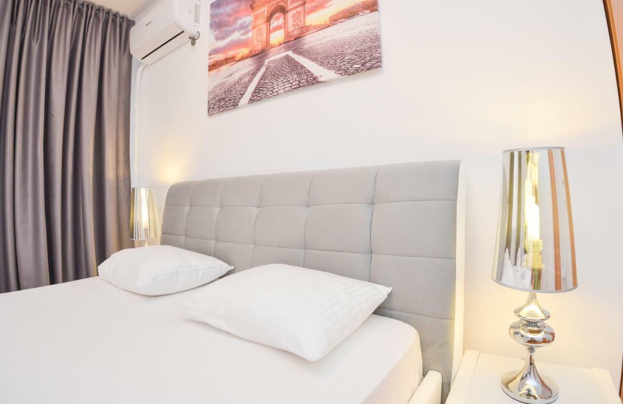 University Square Accommodation Bucureşti Ngoại thất bức ảnh