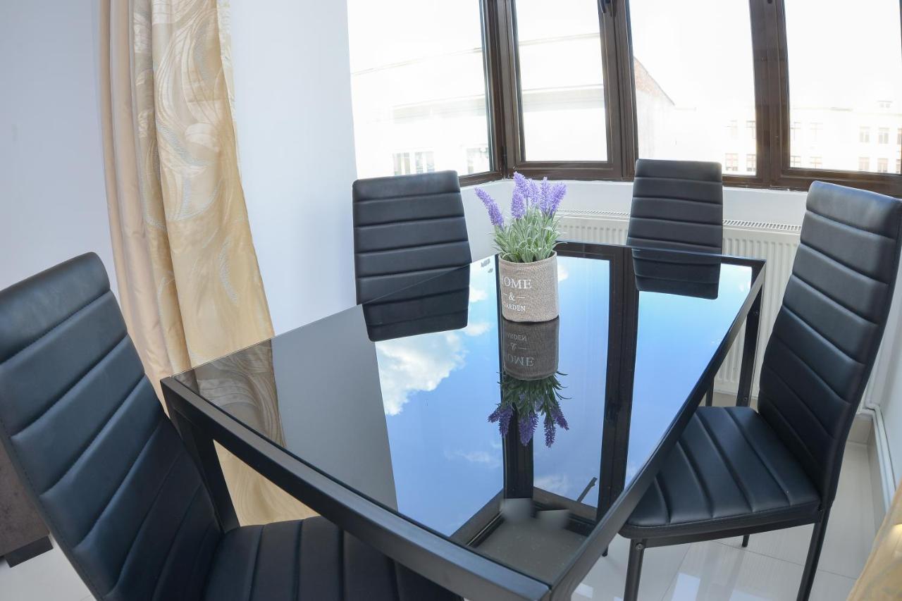 University Square Accommodation Bucureşti Ngoại thất bức ảnh