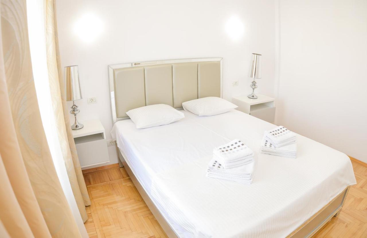 University Square Accommodation Bucureşti Ngoại thất bức ảnh