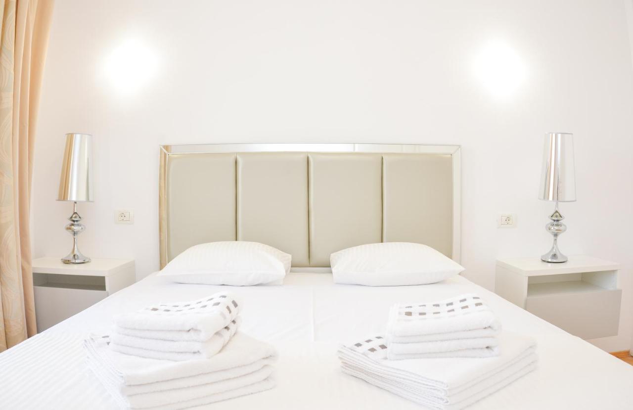 University Square Accommodation Bucureşti Ngoại thất bức ảnh
