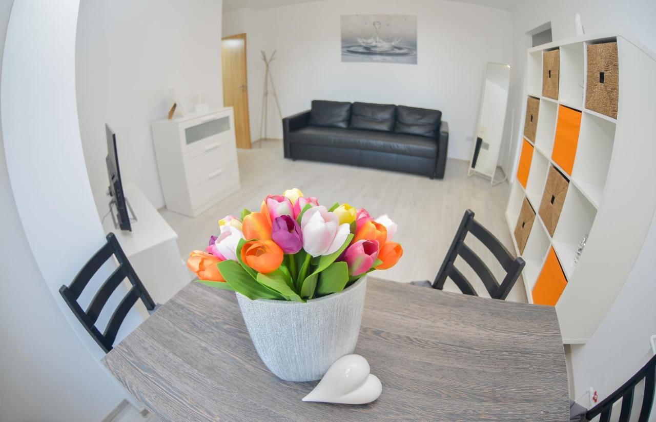 University Square Accommodation Bucureşti Ngoại thất bức ảnh